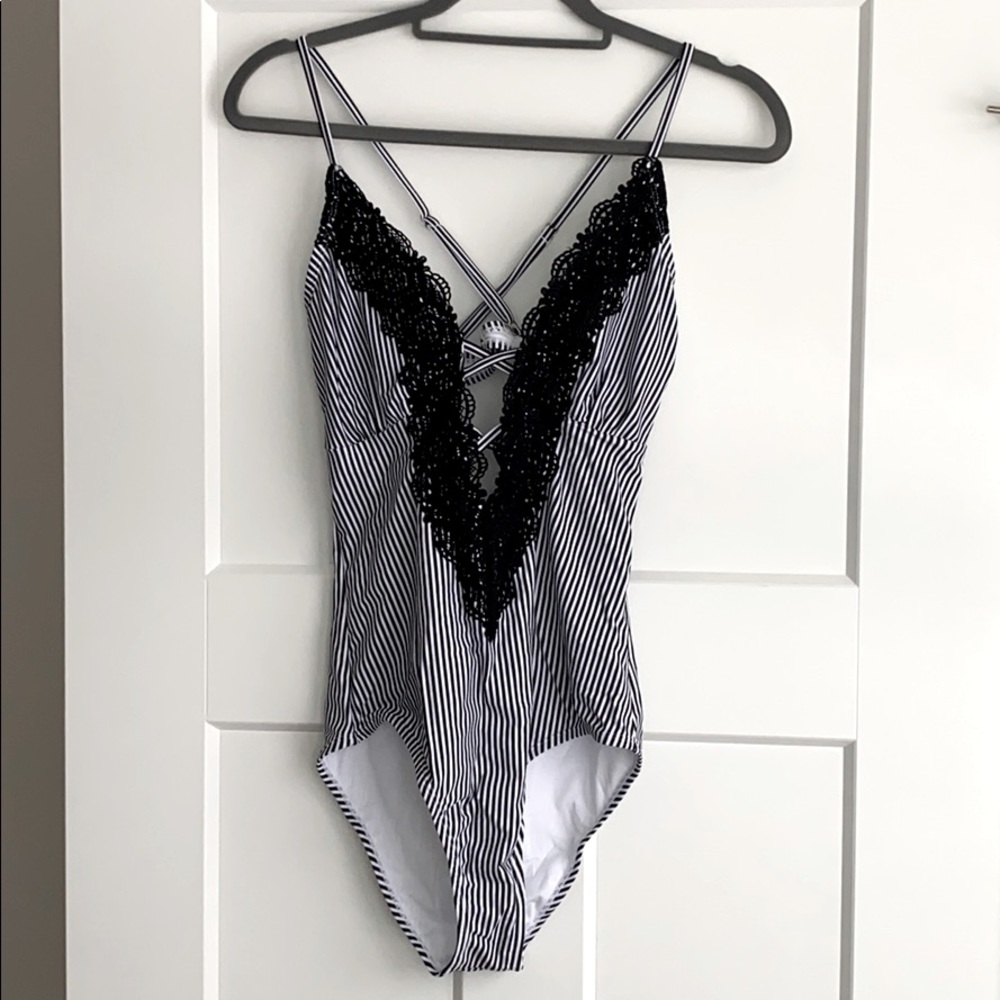 One piece striped bathing suit Size M